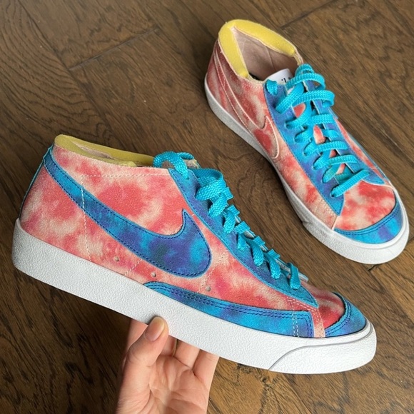 Nike Blazer Low '77 Vintage By You Custom Shoe. Tye Dye Red and blue. Men's sz 8 - Picture 2 of 8